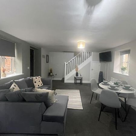 Cedar House - 2 Bed House With Free Parking In Town Centre! By Shortstays4U Кінгс-Лінн Екстер'єр фото